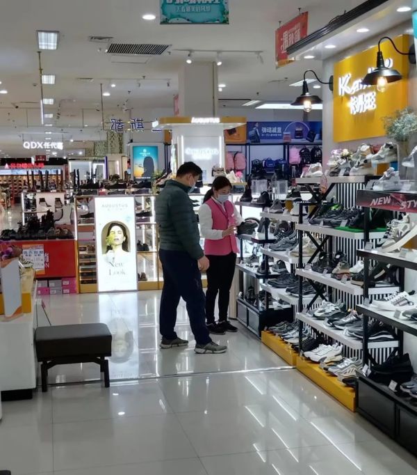 【新時代商廈寶龍店】企業(yè)文化踐行者（2）為顧客解決實(shí)際問題