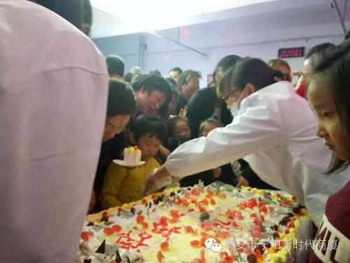 寧陽(yáng)新時(shí)代商廈一周年店慶晚會(huì)落幕！