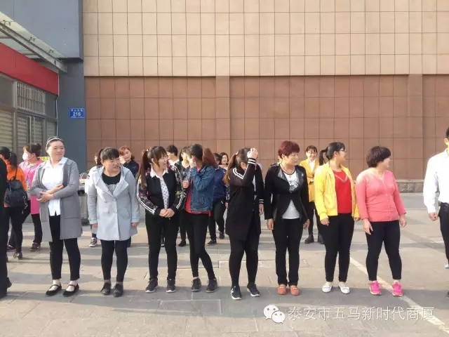 青春不言敗，愛(ài)拼才會(huì)贏。五馬店春季拔河比賽實(shí)況記錄！