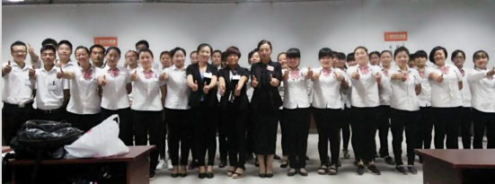 一屆儲備經(jīng)理特訓(xùn)營在寶龍店正式拉開帷幕